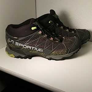LA Sportiva Mens trail shoes